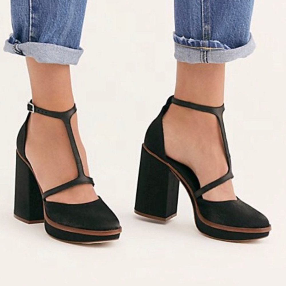 Free People women’s Wythe strappy platform heels